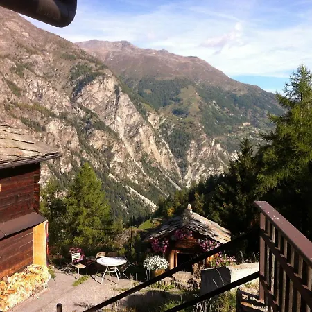 Beautiful In St Niklaus With Balcony * 卡森里德